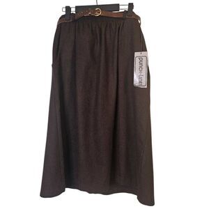 Wool blend brown skirt, elastic waistband.  Size 14(36). NWT.